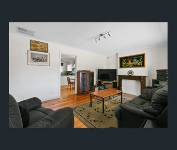 3 BEDROOM HOUSE WITH SHED - Photo 2