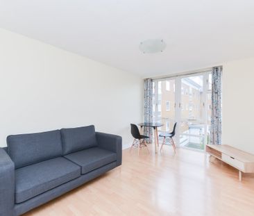 Felixstowe Court, London, E16 flat to rent - Photo 1