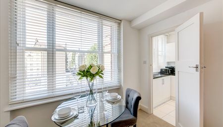 Modern Large Third Floor Studio – Mayfair W1J 5NA - Photo 2