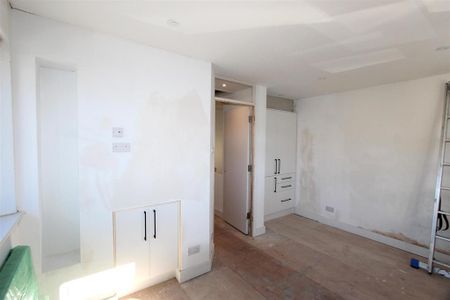 1 bedroom semi-detached house to rent - Photo 4