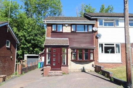 Dean Court, Queensway, Rochdale, OL11 - Photo 3