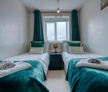 Semi-detached house to rent on - Photo 6