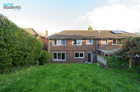 4 bedroom semi-detached house to rent - Photo 3