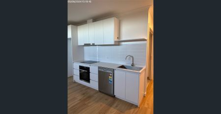 Great Apartment with all the Mod Cons - Great Location! - Photo 4