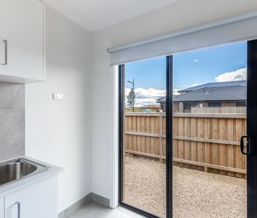 9 Overture Road, Strathtulloh VIC 3338 - House For Rent | Domain - Photo 6