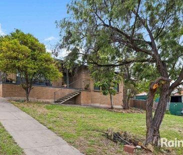 Modern 3 Bedroom Family Home! - Photo 6