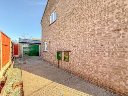 3 bedroom semi-detached house to rent - Photo 5