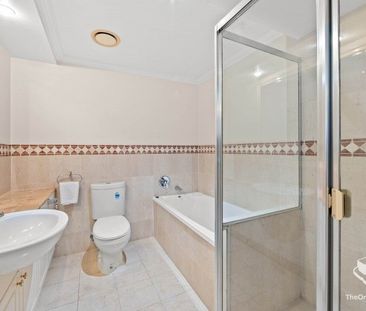ARGUABLY THE CBDs FINEST RIVERFRONT COMPLEX 1 Bedroom Furnished - Photo 2