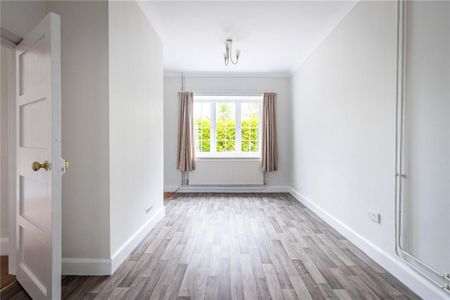 3 bedroom detached house to rent - Photo 2