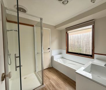 Family Home in Quiet Court - Photo 6