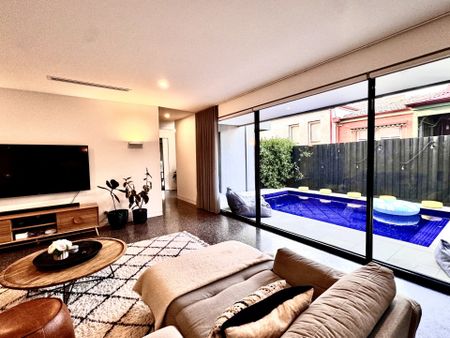 10 Mantell Street, Moonee Ponds - Photo 4