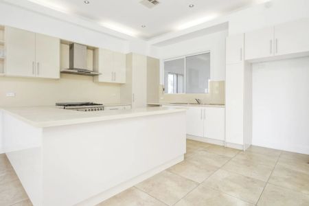 Well Presented 4 Bedroom Home - Photo 4