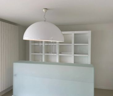 Bijzonder ruim (260m²), bemeubeld appartement met groot terras (40m²) - Photo 5