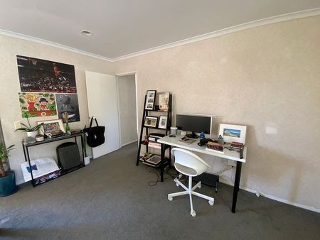 Comfortable family home in botany - Photo 5