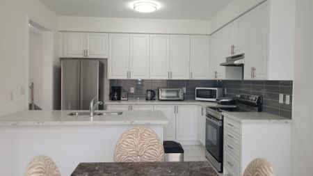 For Lease - 172 Rosanne Circle, Wasaga Beach, Ontario - Photo 5