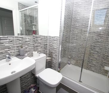 3 bedroom terraced house to rent - Photo 5