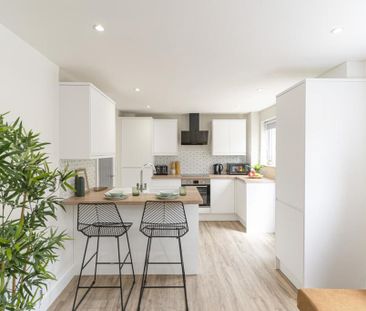 4 bedroom terraced house to rent - Photo 1