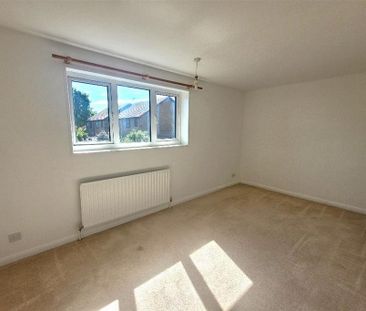 2 bedroom semi-detached house to rent - Photo 3