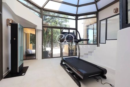 CANNES CROIX DES GARDES VILLA 390 M² AVEC PISCINE - Photo 4