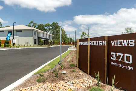 4 BEDROOM TOWNHOUSES FOR RENT - Photo 2