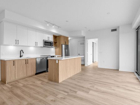 For Lease - 333 Sunseeker Avenue Unit# 515, Innisfil, Ontario - Photo 3