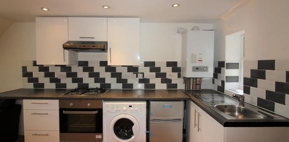 Studio to rent - Photo 2