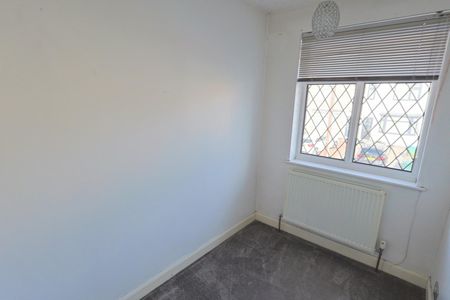 Herrick Road, Poets Corner, Coventry - IMMACULATELY PRESENTED - Photo 2