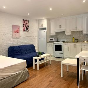 Downtown Small Furnished Studio For Rent - Photo 2