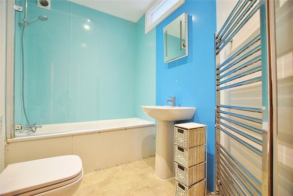 5 bedroom end of terrace house to rent - Photo 1