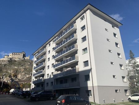 Magnifique appartement de 3.5 pièces situé au 4ème étage avec deux balcons - Photo 3