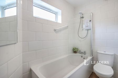 Maisonette to rent - Photo 5