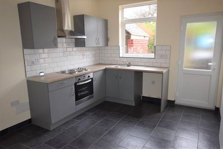 2 bedroom terraced house to rent - Photo 2
