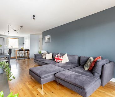 6 Meath Crescent, London, E2 - Photo 4