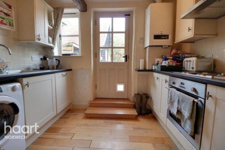 2 bedroom terraced house to rent - Photo 4