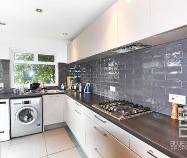 4 bedroom terraced house to rent - Photo 3