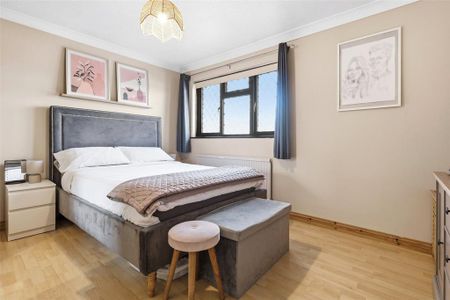 2 bedroom semi-detached house to rent - Photo 4