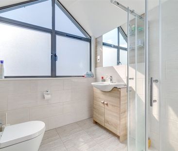 A modern property finished to a high standard throughout providing ... - Photo 1