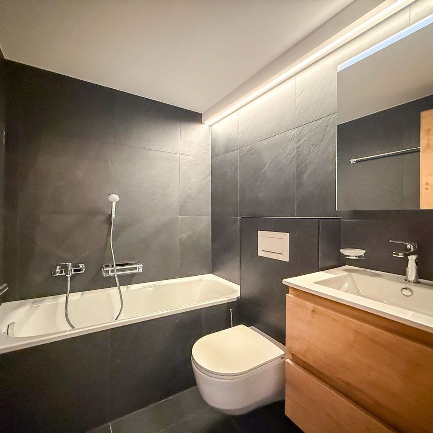 Magnificent new 2.5 room apartment in the centre - Covered parking space - Foto 1