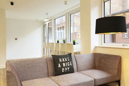 Penthouse Studio - Photo 2