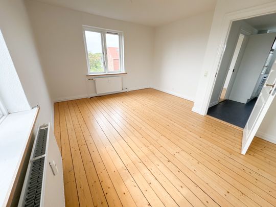 Lys og skøn 2-værelses lejlighed i Nørresundby - Photo 1