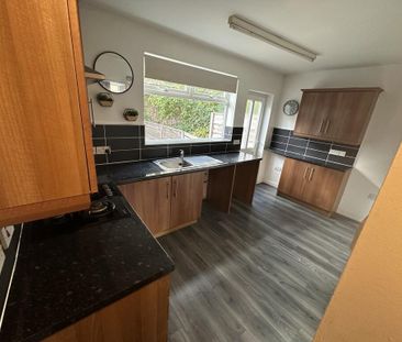 2 bedroom semi-detached house to rent - Photo 5