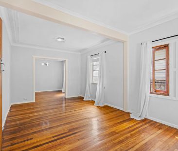 Cosy Character Cottage in the Heart of Coopers Plains - Photo 3