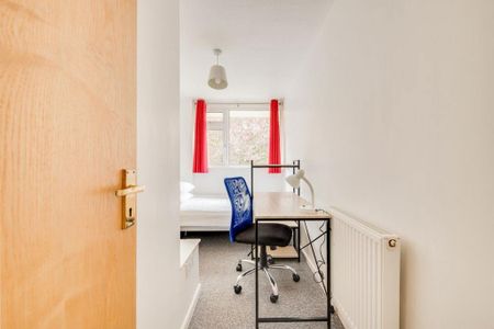 5 bedroom house to rent - Photo 2