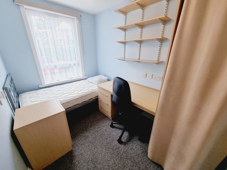 4 Bed Student Accommodation - Photo 5