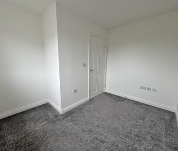 Rosebay Close, Royton - Photo 1