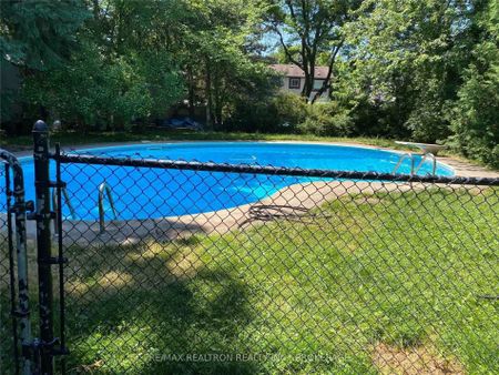 For Lease - 868 Magnolia Avenue, Newmarket, Ontario - Photo 5