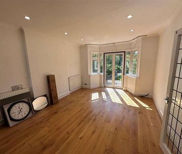 Penshurst Gardens, Edgware, HA8 - Photo 4