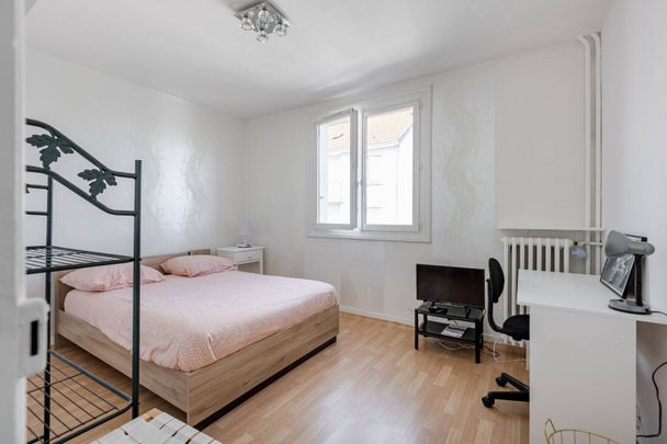 Chambre meublée à louer - Photo 1