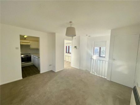1 bedroom semi-detached house to rent - Photo 2