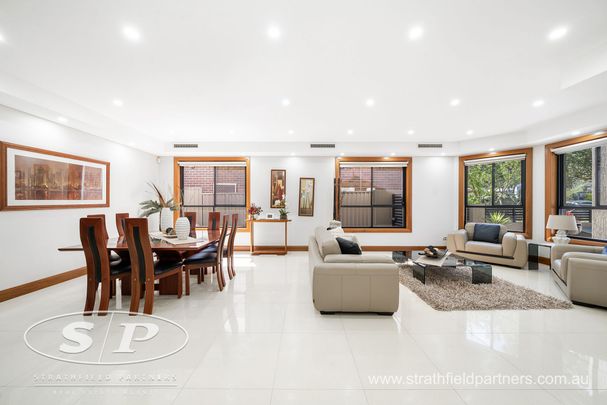 Immaculate Family Home in Prime Location - Photo 1